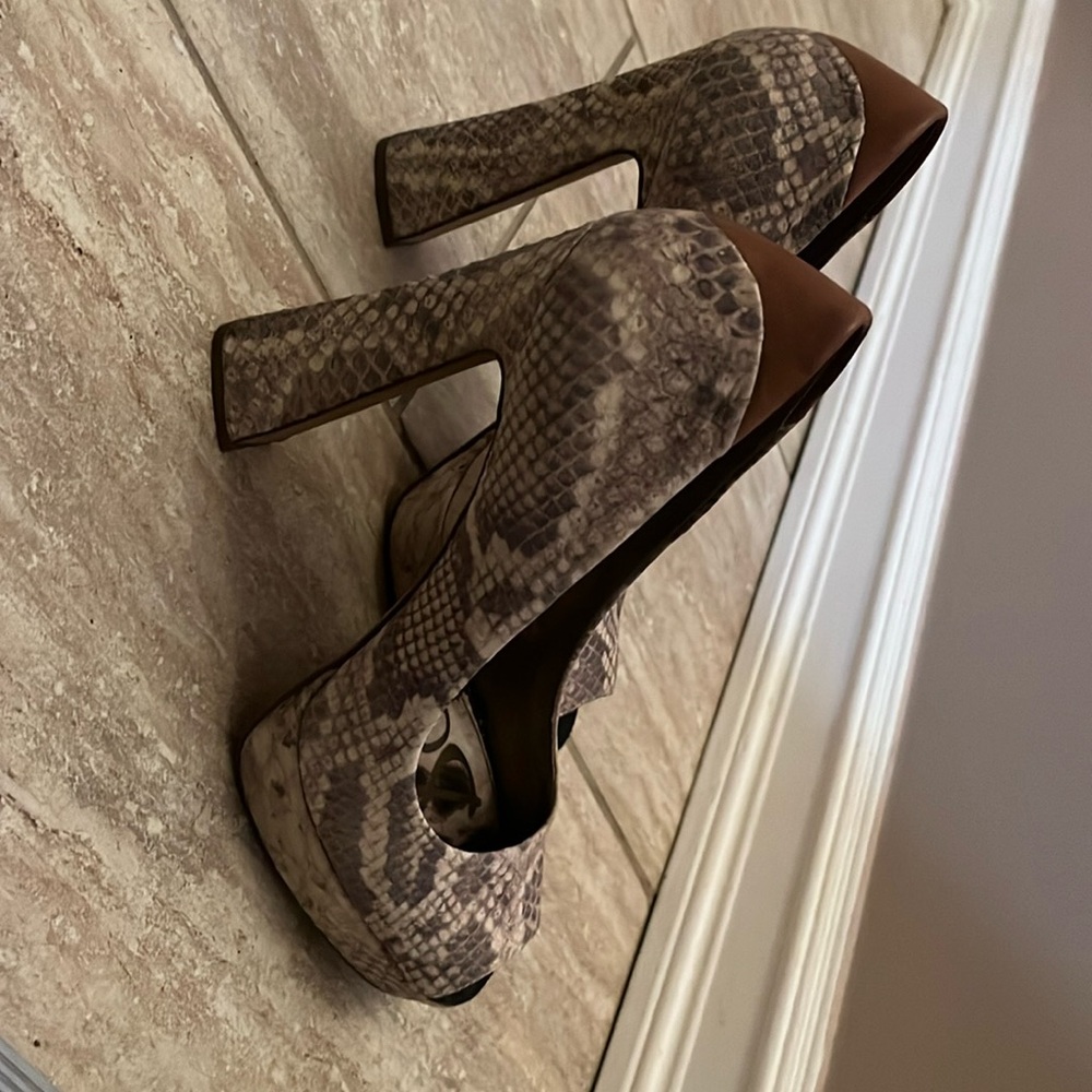 Sam Edelman Tacoma Black and White Saddle heels. Worn once size 9 1/2